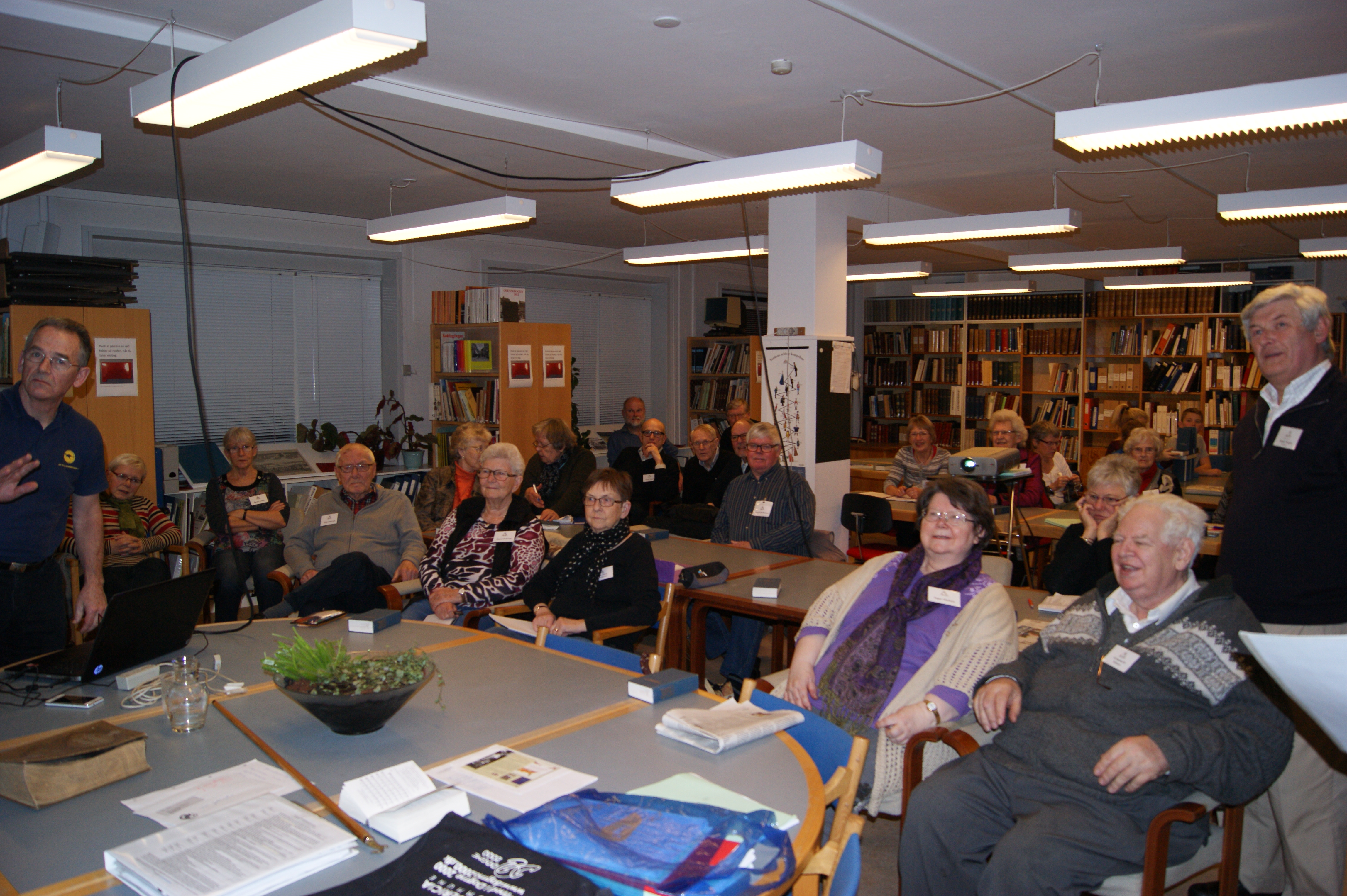 Forsamling med Henning